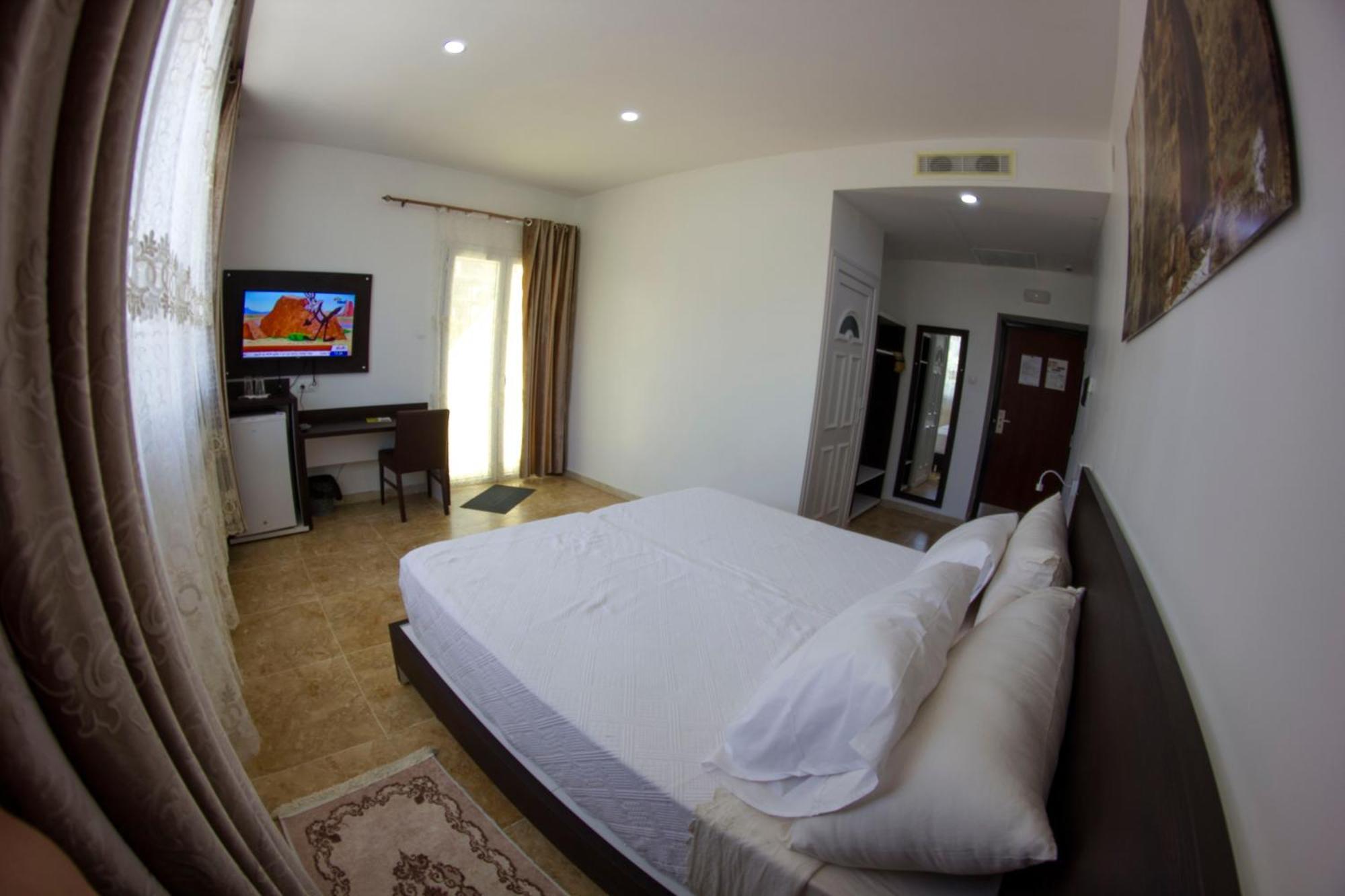 Trajan Hotel Timgad Экстерьер фото